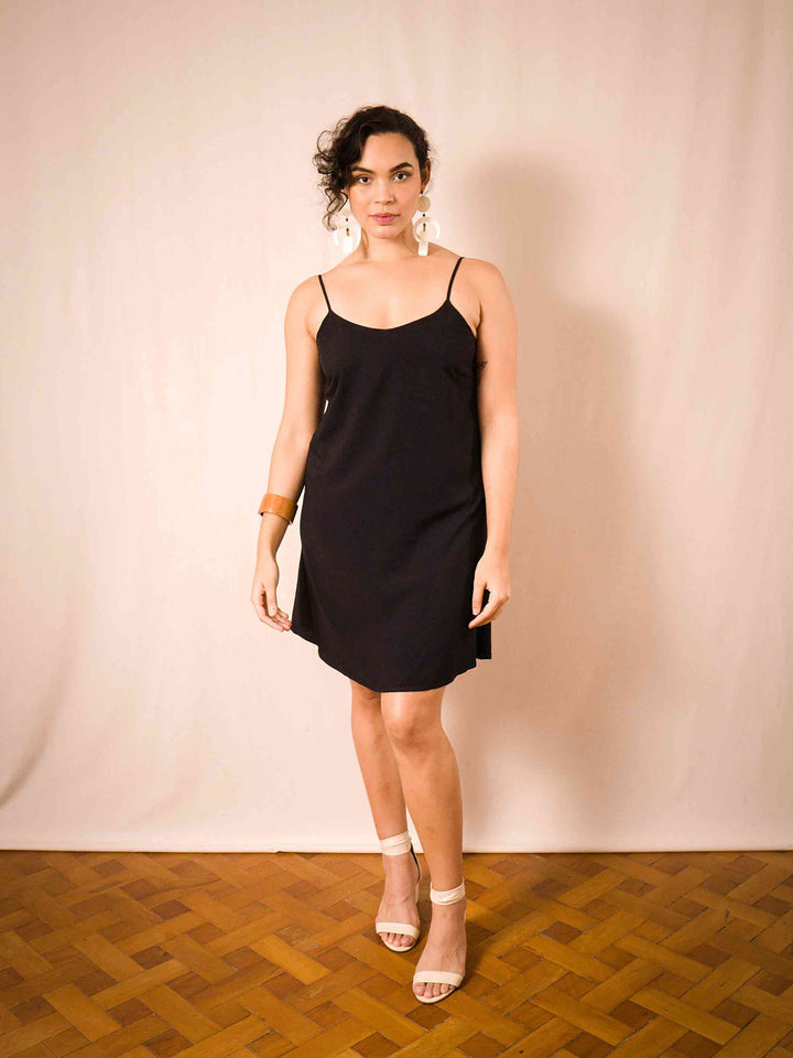 vestido-curto-casual-viscose-preto_duasdesign_moda-autoral_preto