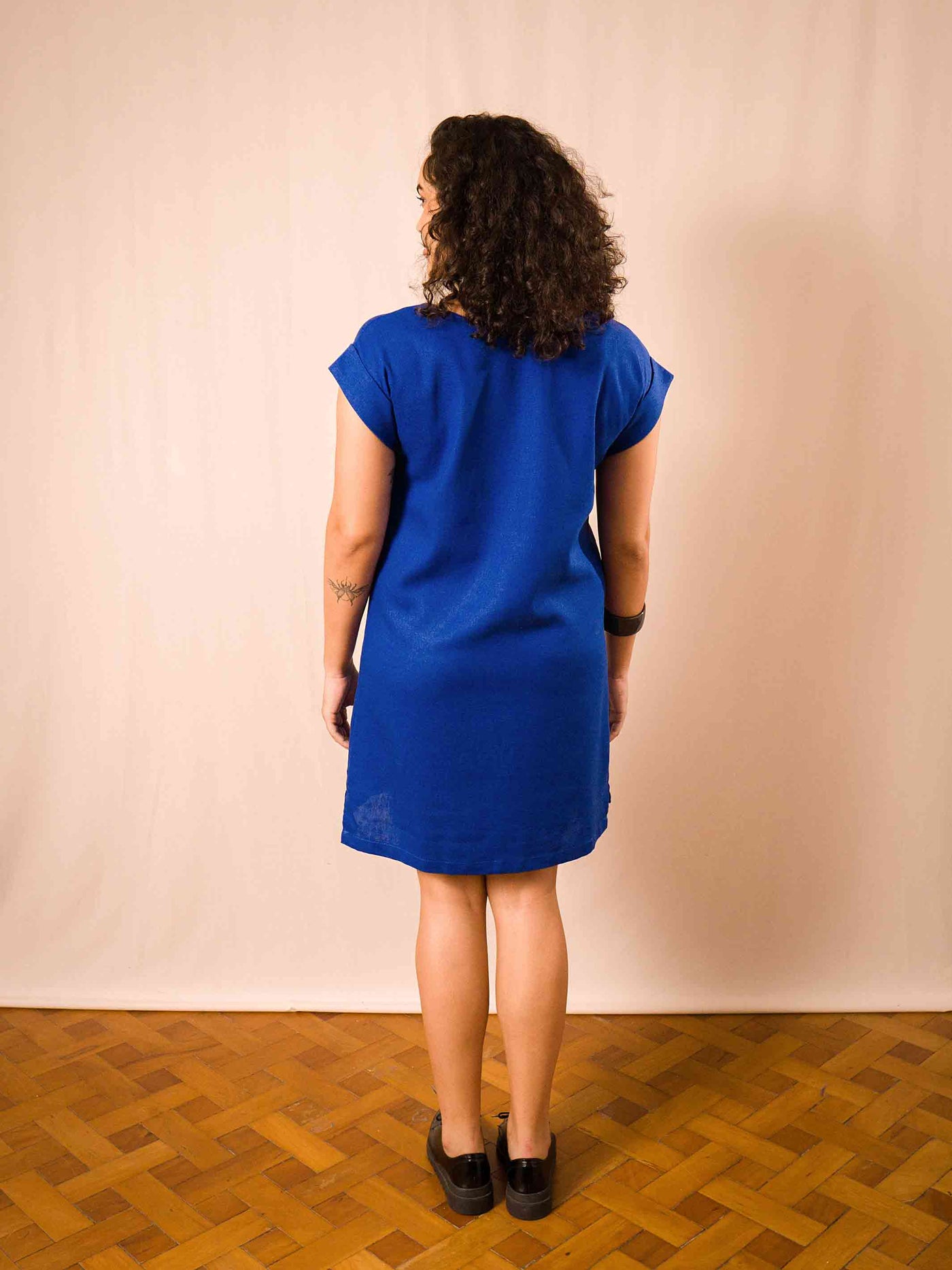 vestido-linho-soltinho-azul_duas-design_moda-autoral_azul