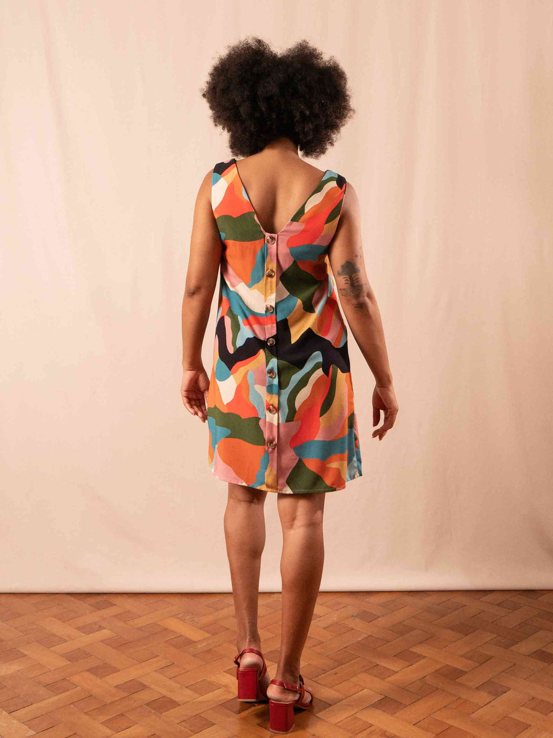     vestido_curto_estampado_duas-design_moda-autoral_montanhas_