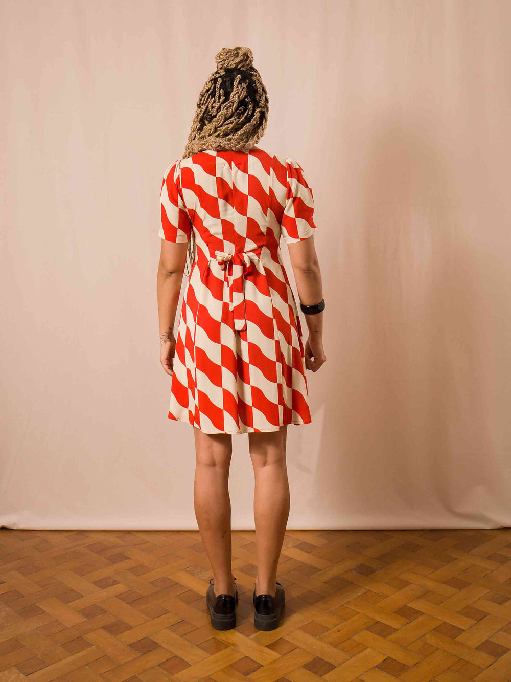 vestido_curto_estampado_duas-design_moda-autoral_ondas