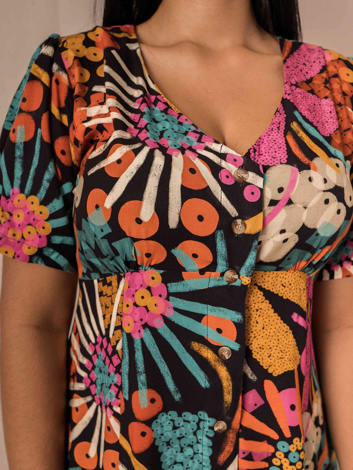 vestido_curto_estampado_duas-design_moda-autoral_maracatu