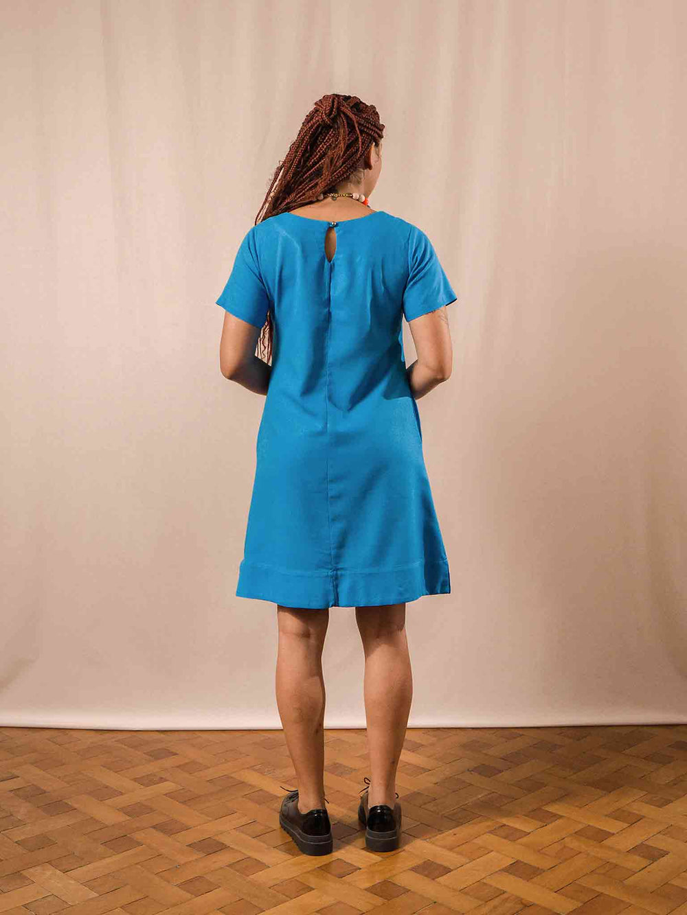 vestido_curto_linho_feminino_azul_duas-design_moda-autoral_azul
