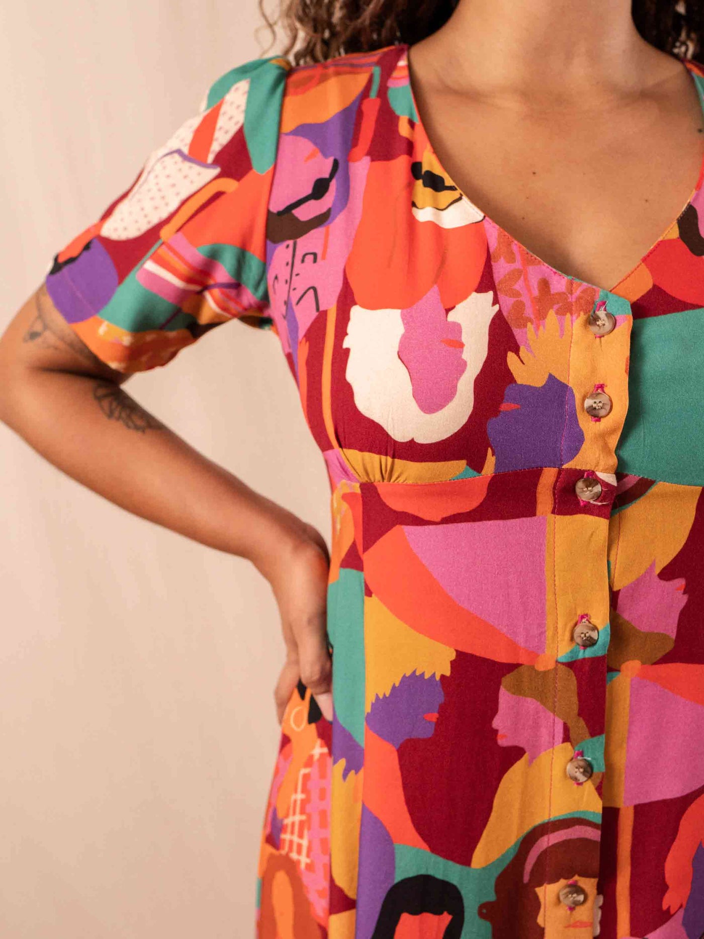 VESTIDO DAI LONGUETE | MULHERES DE ALMODÓVAR