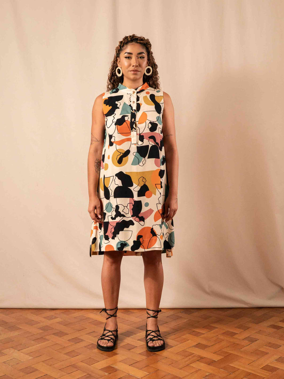 VESTIDO GOLA PADRE CURTO | MULHERES