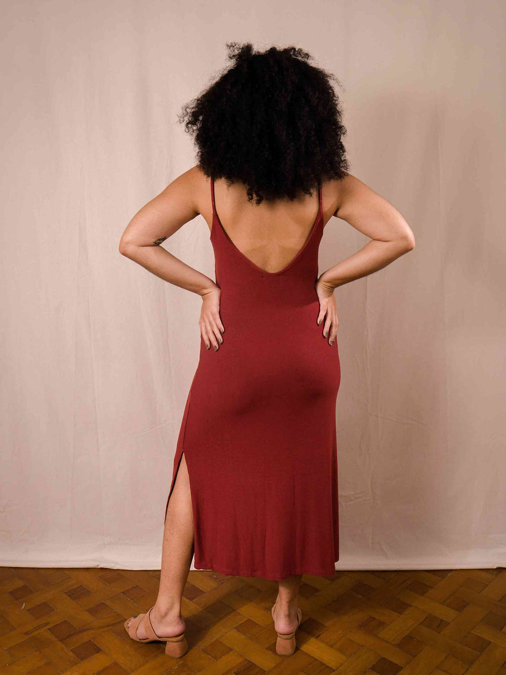 vestido longuete malha canelada vermelho duas design moda autoral