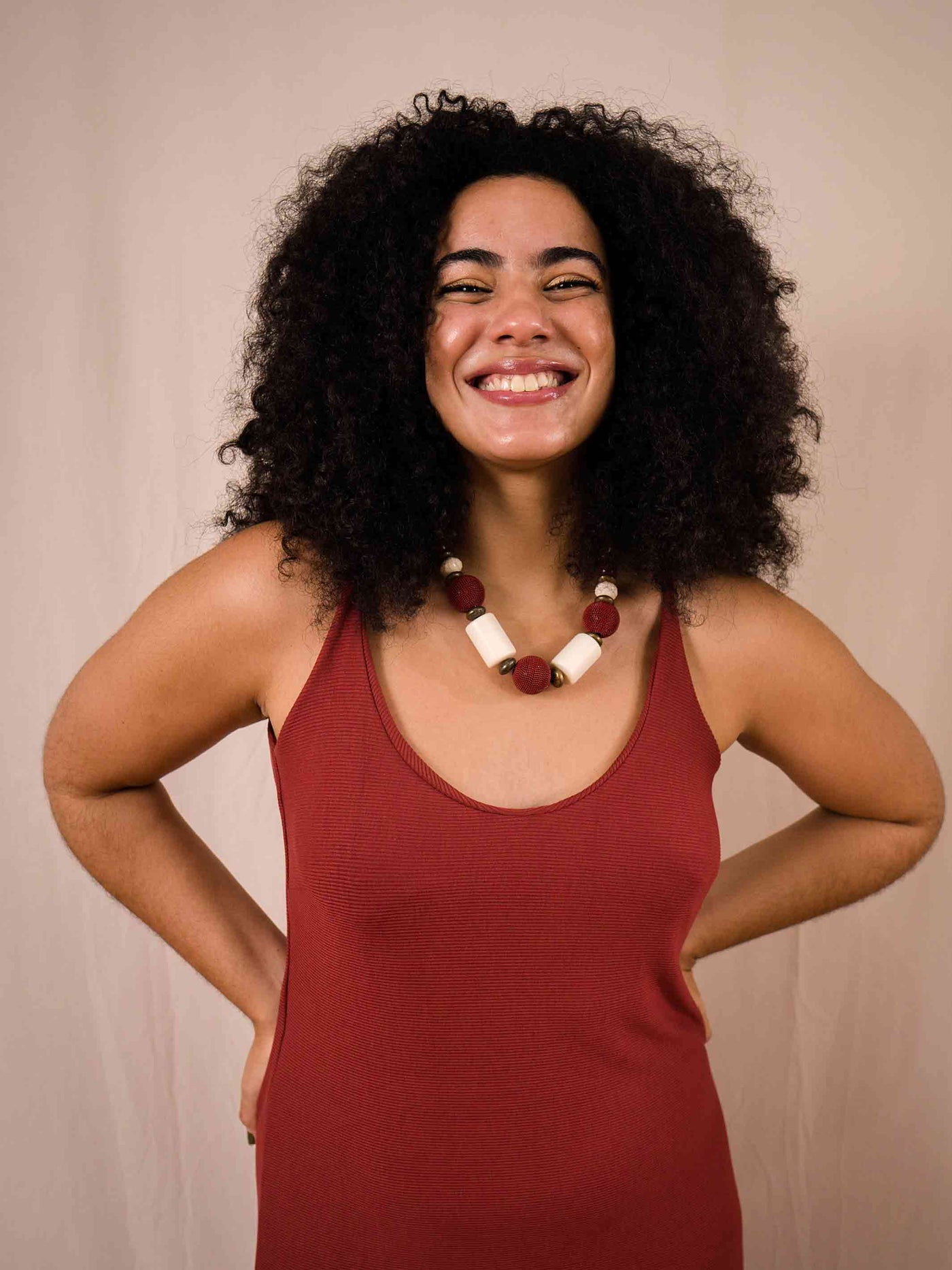 vestido longuete malha canelada vermelho duas design moda autoral