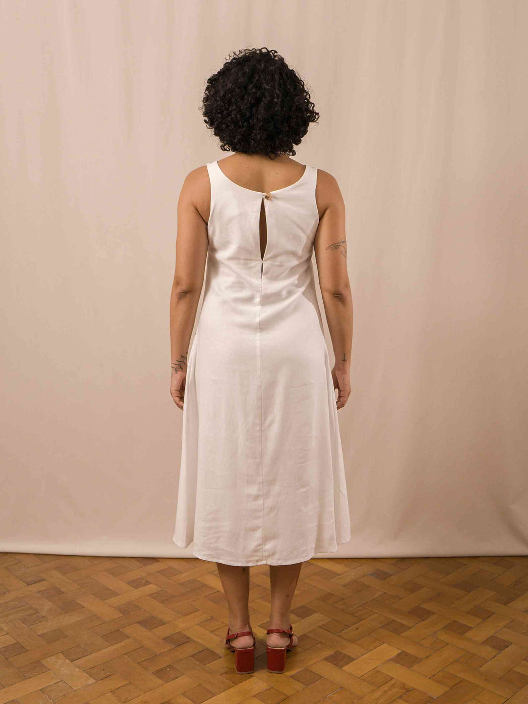 vestido_midi_linho_branco_feminina_duas-design_moda-autoral_branco_