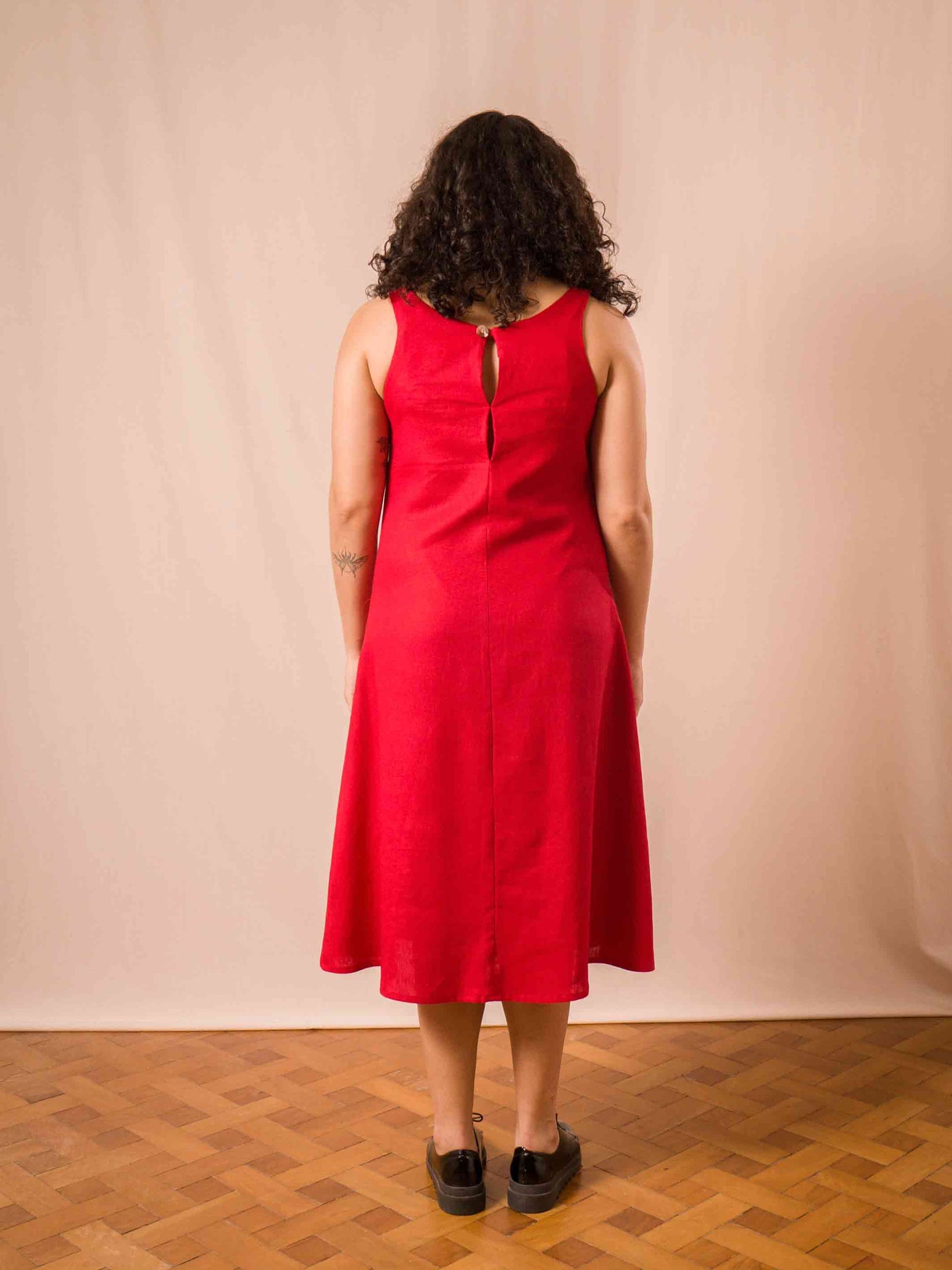 vestido_midi_linho_vermelho_duas-design_moda-autoral