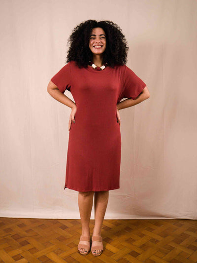 vestido midi malha canelada vermelho duas design moda autoral