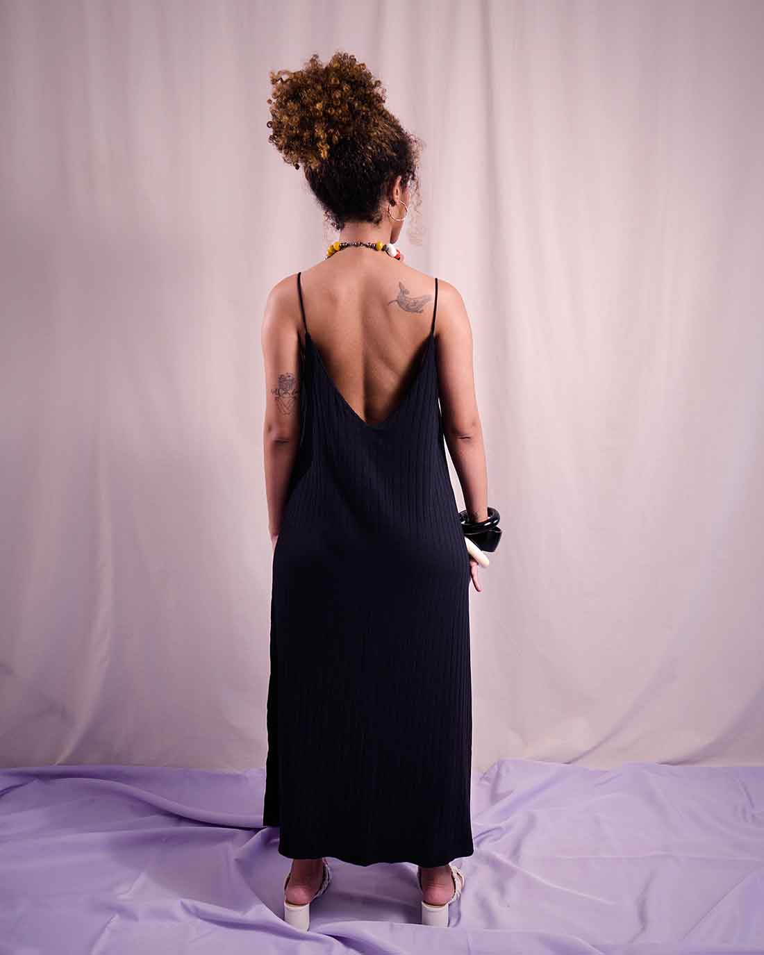Vestido Hayla | Malha Canelada Preta [Tecido Sustentável]