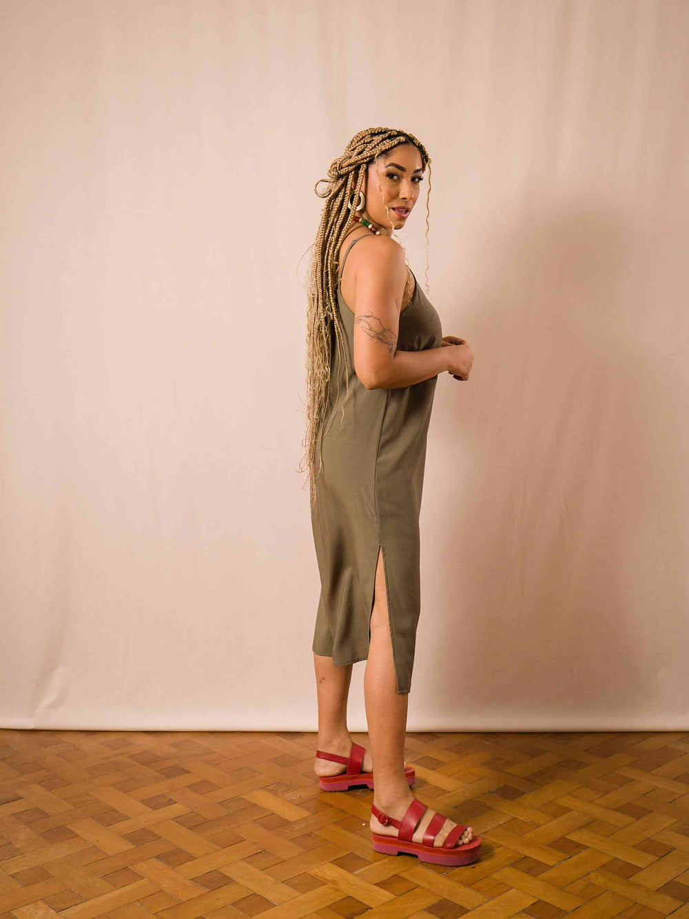 vestido_midi_trapezio_verde_duas-design_moda-autoral_verde