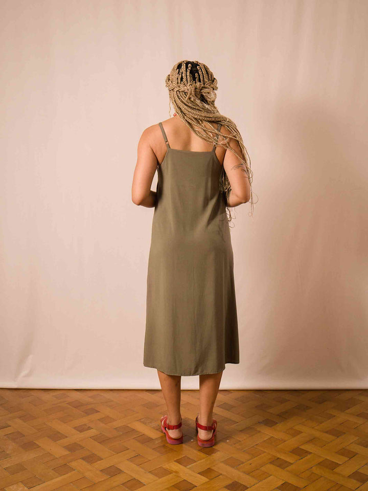 vestido_midi_trapezio_verde_duas-design_moda-autoral_verde
